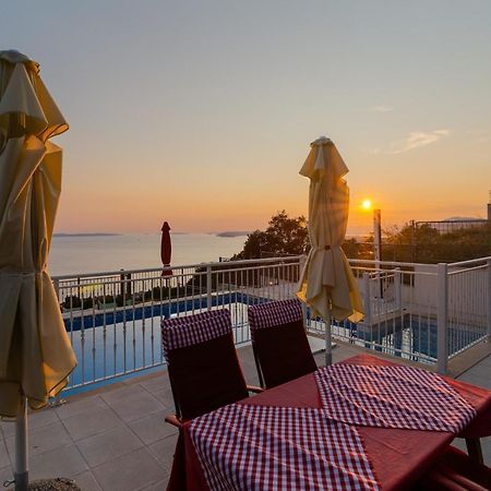 Kuca Za Odmor R&A Villa Podstrana Exteriör bild