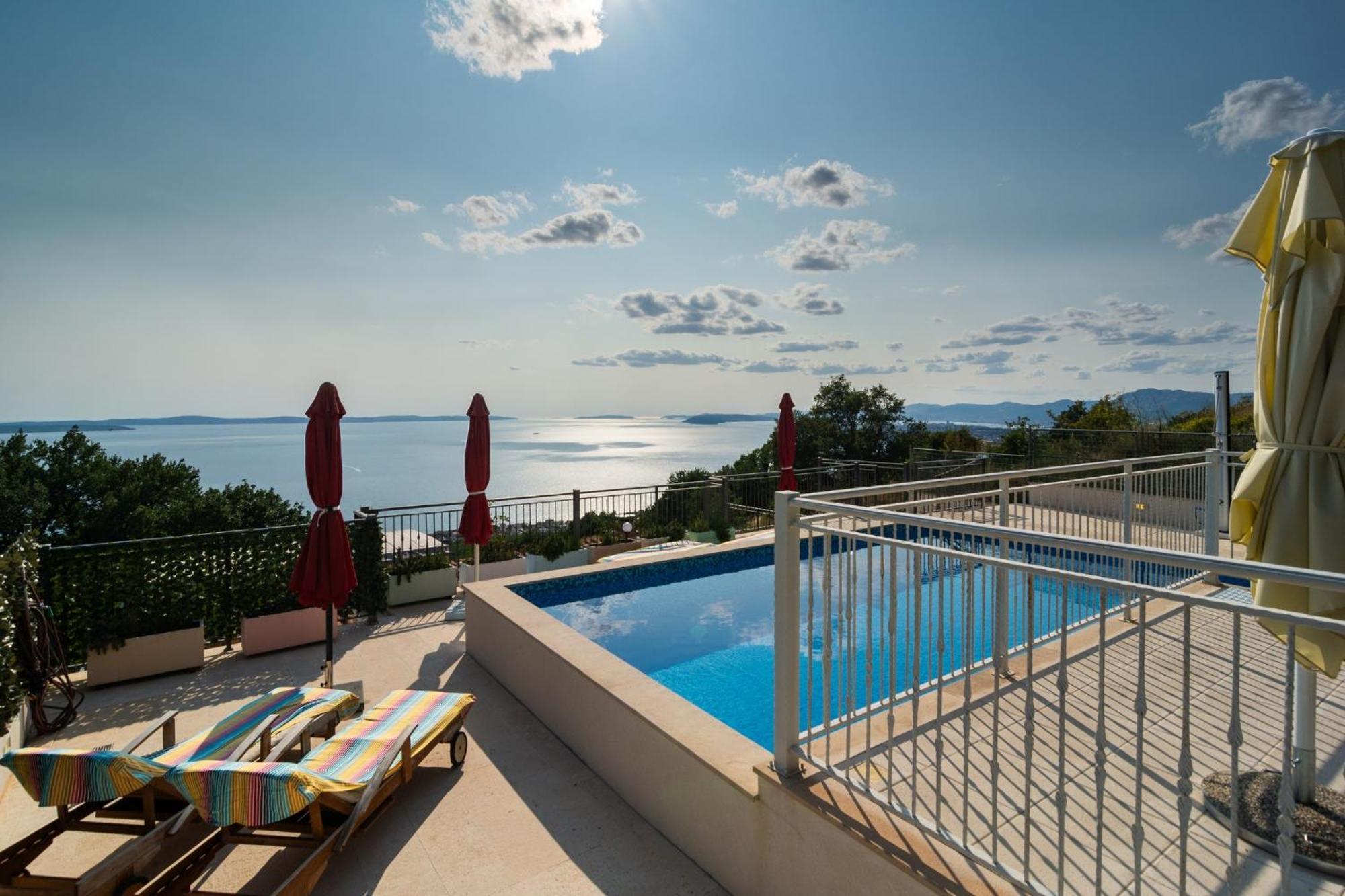 Kuca Za Odmor R&A Villa Podstrana Exteriör bild