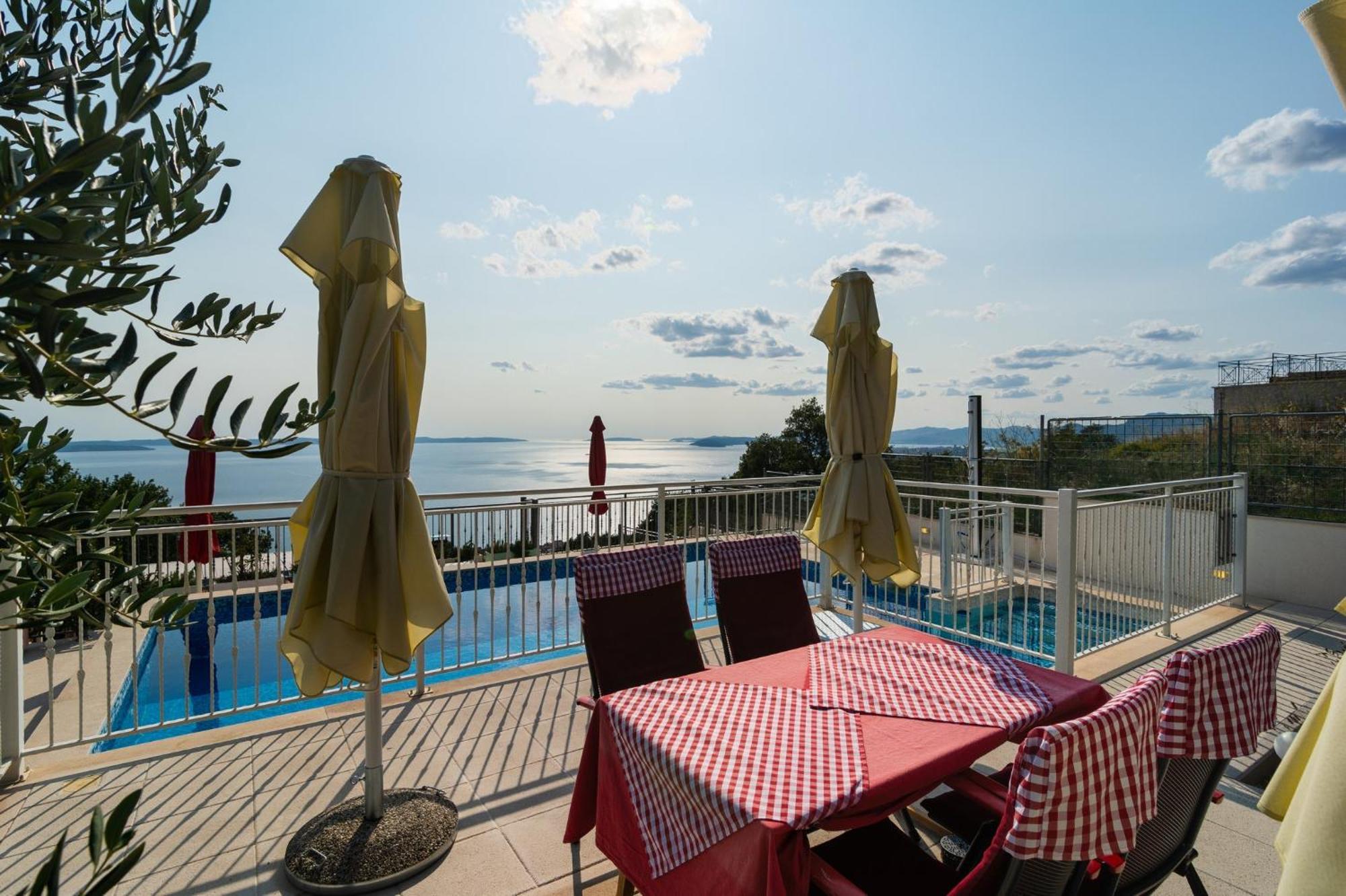 Kuca Za Odmor R&A Villa Podstrana Exteriör bild